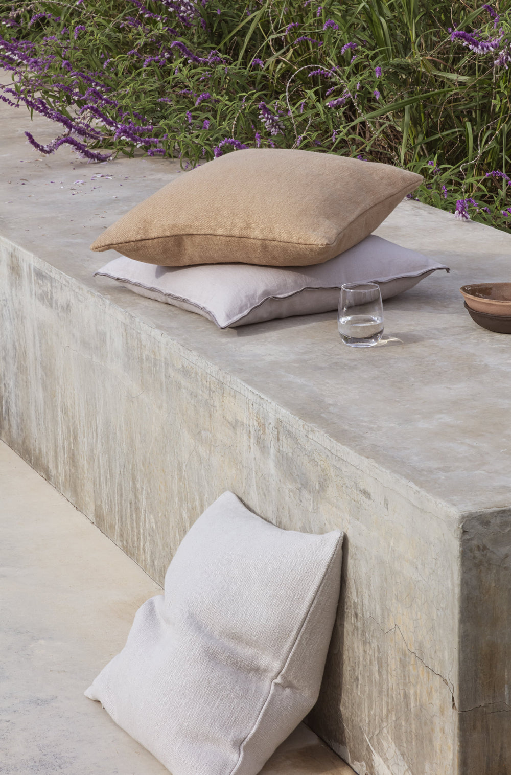 Rue Linen Cushion / Light Grey