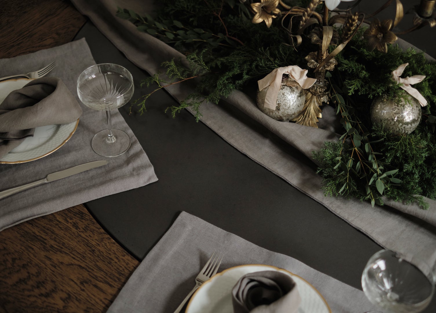 Lee Placemat (Set of 2) - Dark Grey
