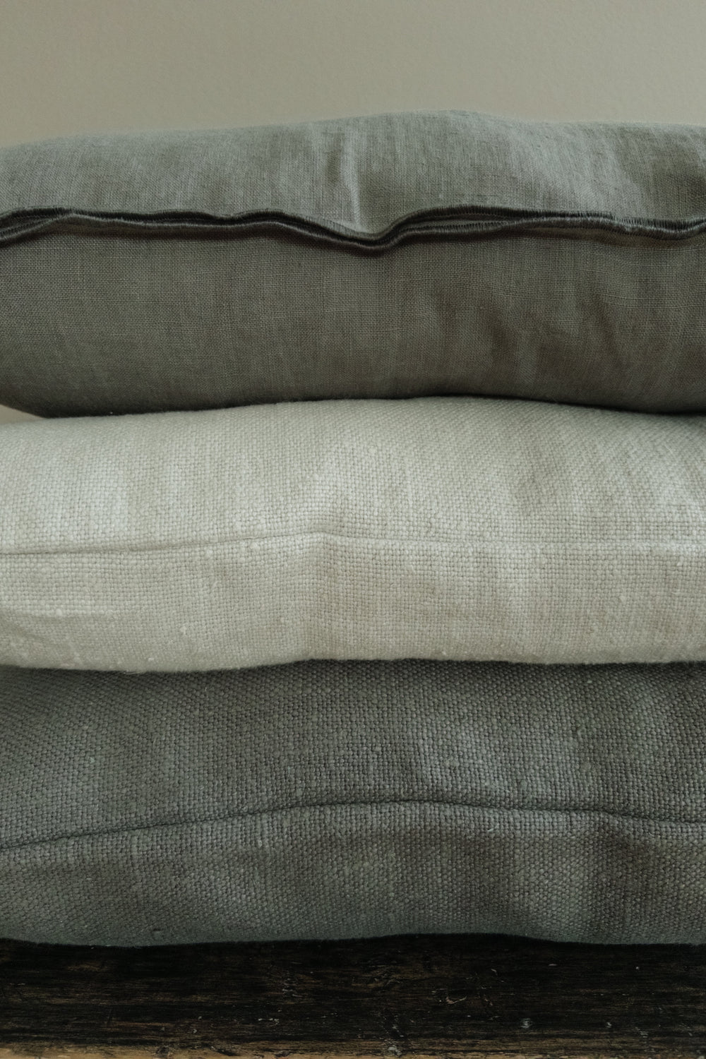Merrow Linen Cushion / Dark Grey