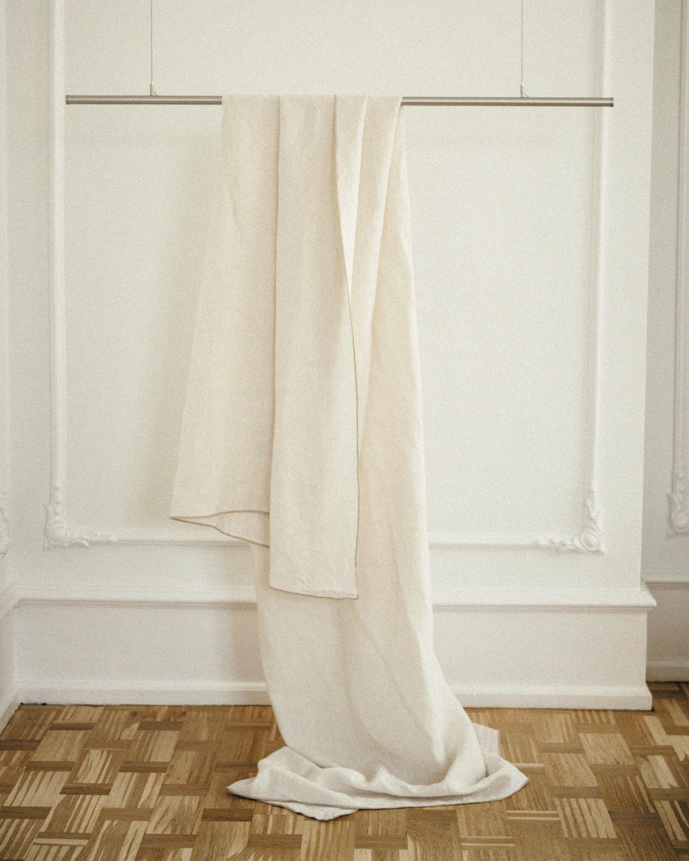Merrow Linen Table Cloth / Natural
