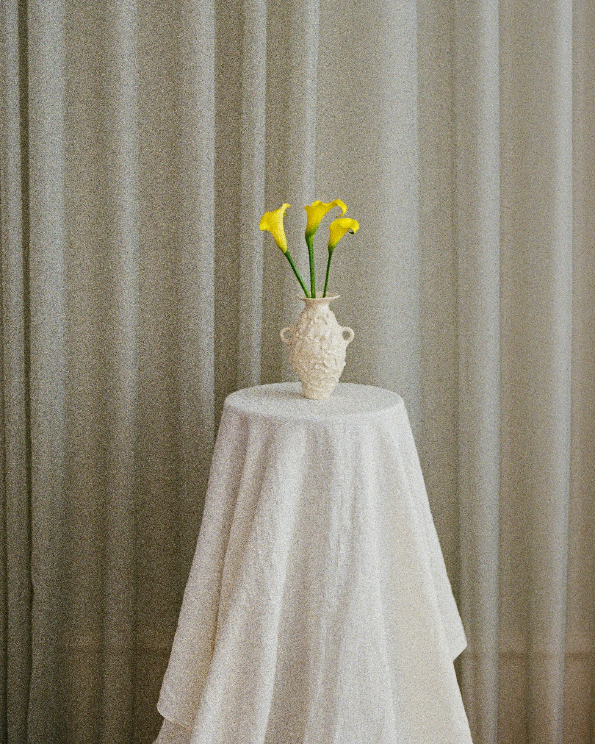 Merrow Table Cloth / White